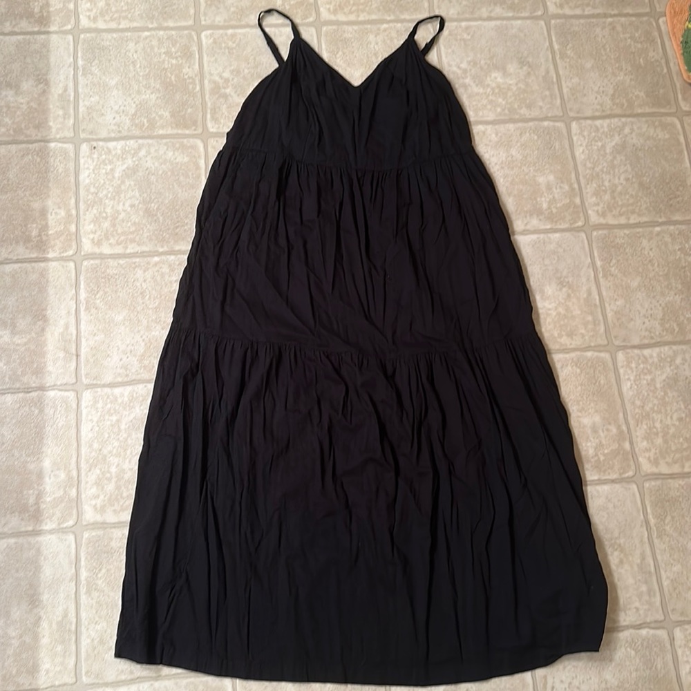 EUC Old Navy tiered “Cami” sundress with pockets.